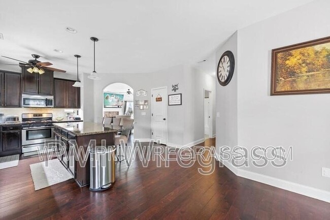 Building Photo - 87 Freedom Heights