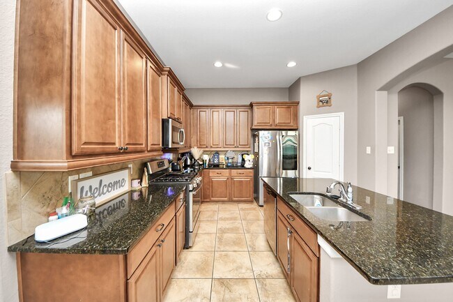 Building Photo - 6810 Hunters Trace Ln