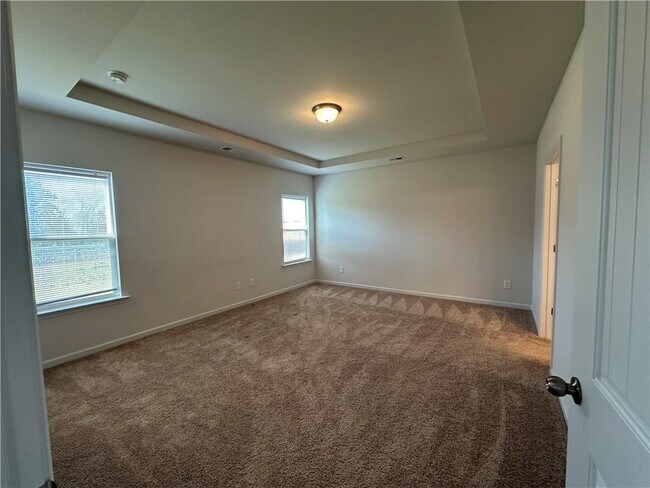 Building Photo - 620 Summerfield Ln NW