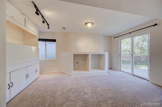 Building Photo - 835 Ridgebury Pl