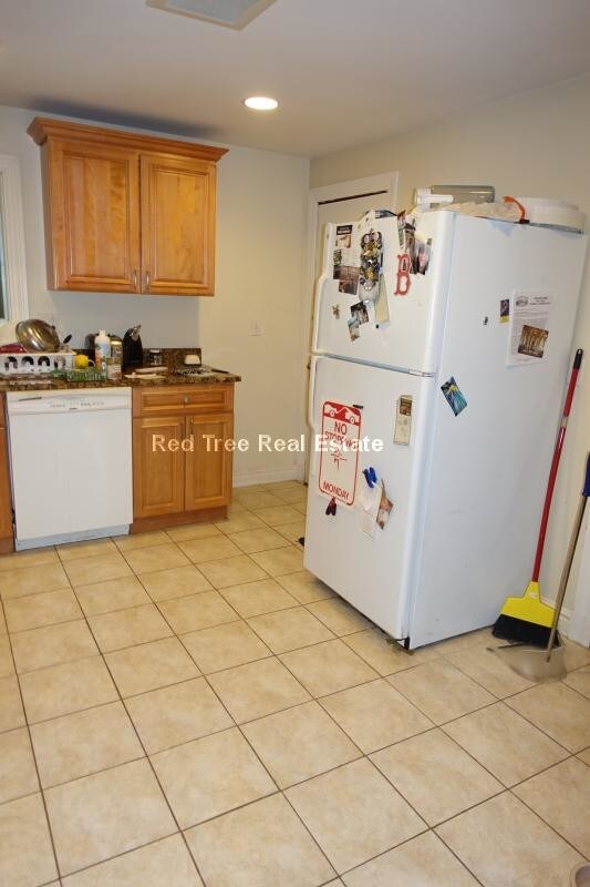 Building Photo - 6-8 Oliva Rd. Unit 8