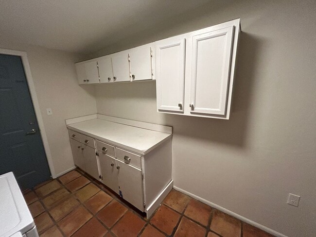 Building Photo - Single Family Home