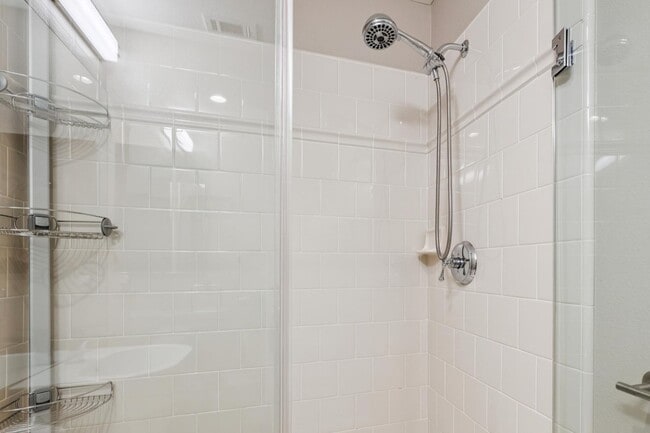 Building Photo - Luxurious Home in Downtown Palo Alto Available Now