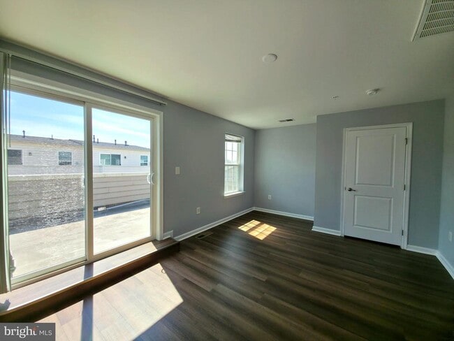Building Photo - 5323 Smith's Cv Ln