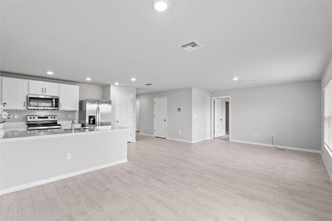 Building Photo - 7020 Ramrod Cir