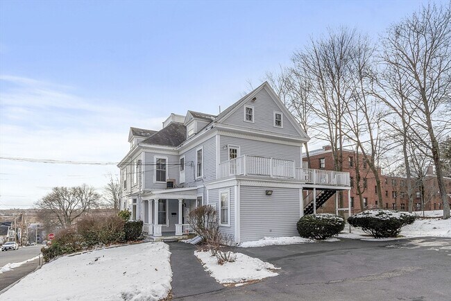 Building Photo - 150 Summer St