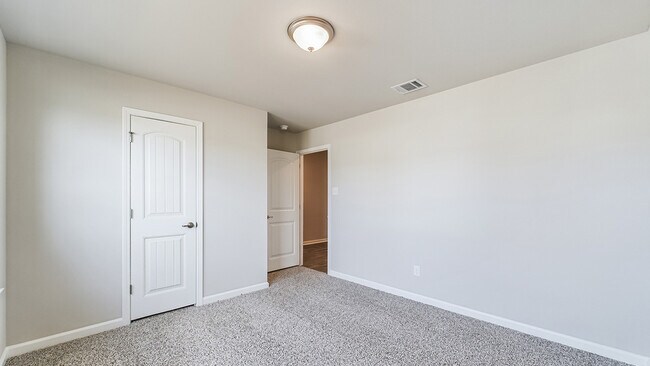 Building Photo - 105 Whirlaway Dr