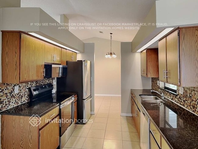 Building Photo - 138 Barrington Dr