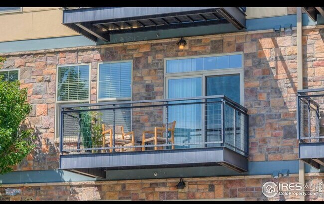 Second floor balcony - 13598 Via Varra