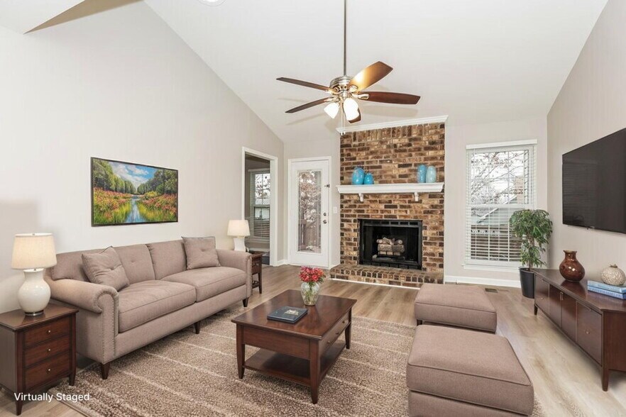 Building Photo - 208 Legend Ct