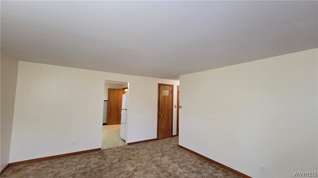 Building Photo - 419 Cherokee Dr