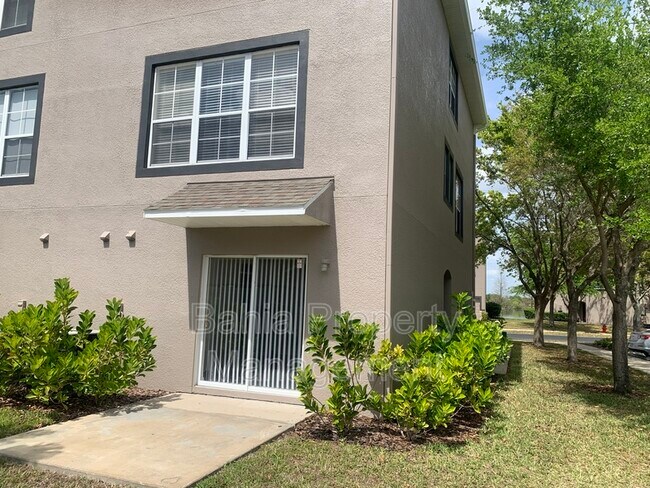 Building Photo - 2502 Lexington Oak Dr