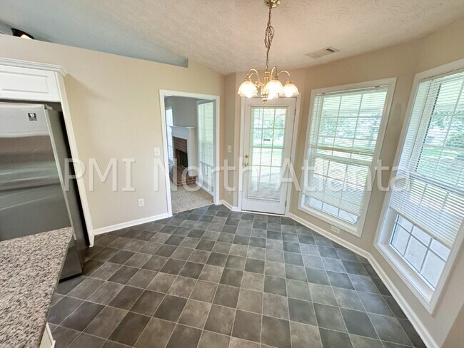 Building Photo - Ranch Style Living! All one floor!