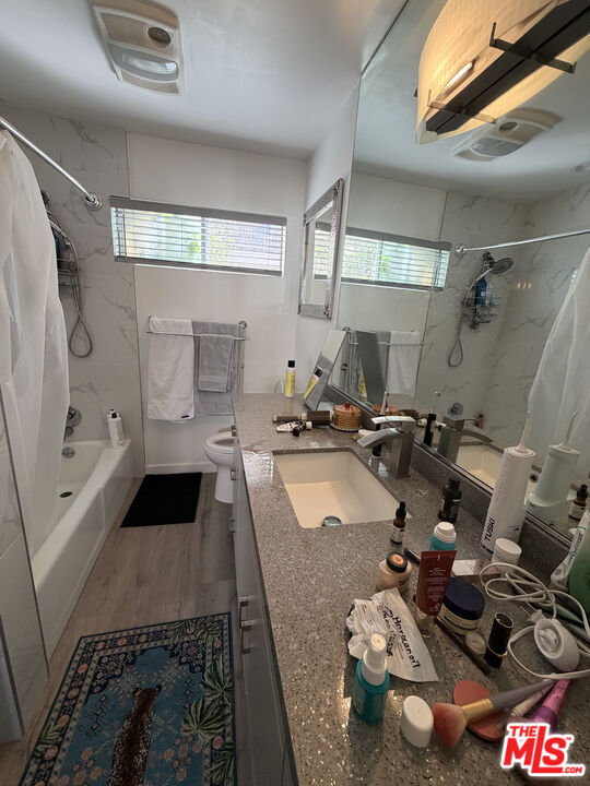 Building Photo - 843 4th St