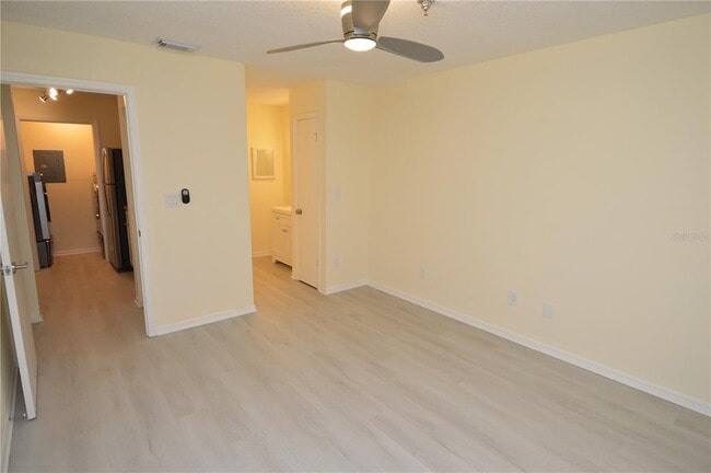 Building Photo - 10263 Gandy Blvd N