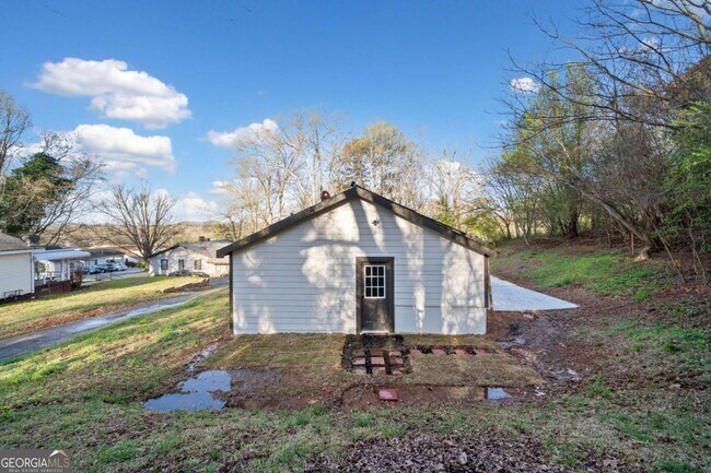 Building Photo - 125 Roosevelt St