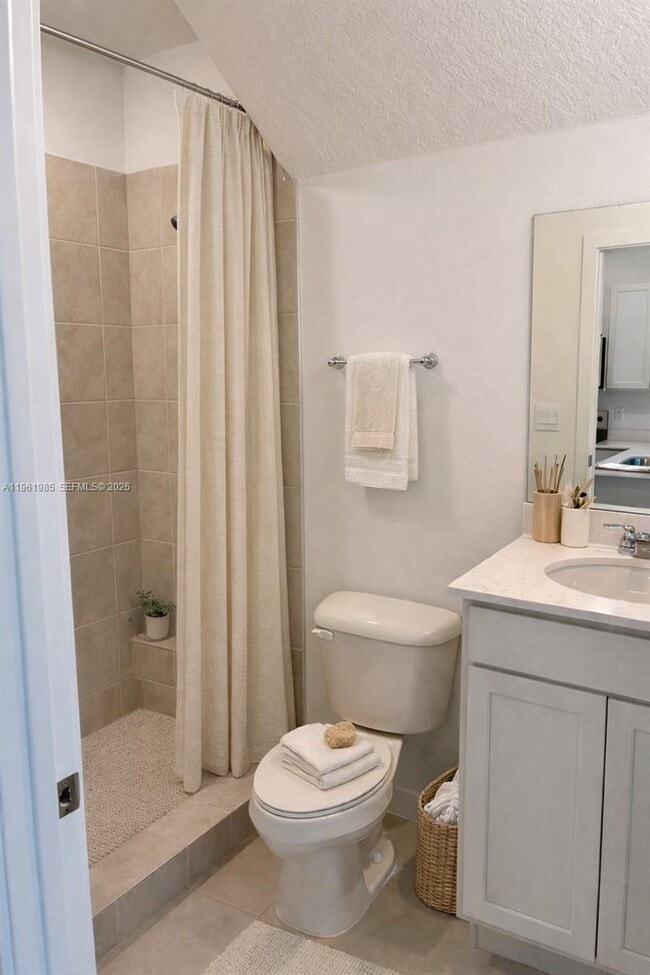 Building Photo - 4829 Dillon St