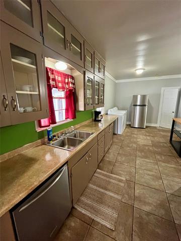 Building Photo - 725 Peach St