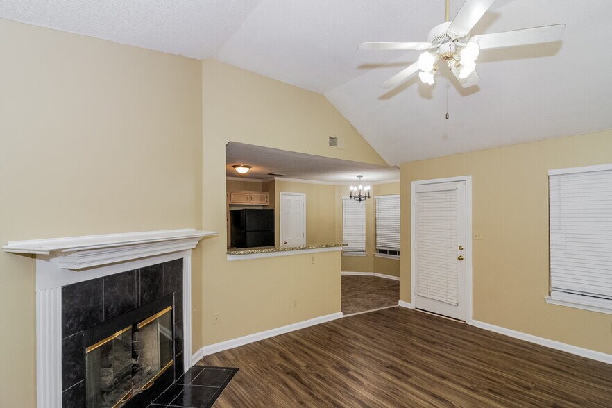 Building Photo - 2184 Stone Stream Dr