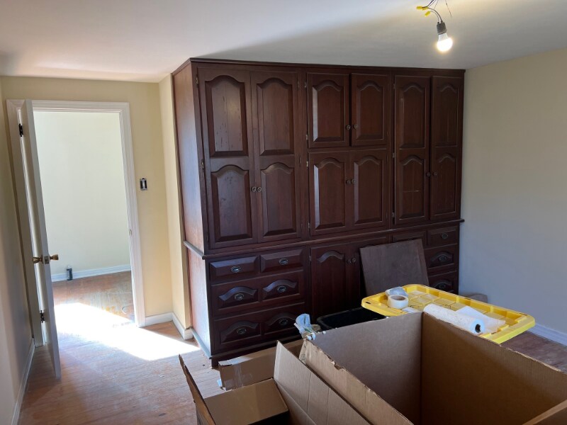 Building Photo - 200 Maple Rd