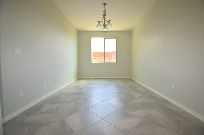 Building Photo - Beautiful single level 4 bedroom 2.5 bath Gilbert home.