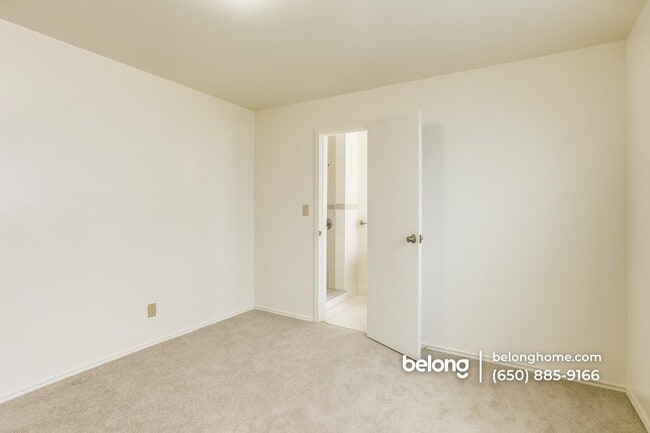 Building Photo - 210 N Delaware St