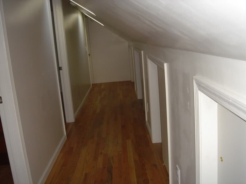upstairs hallway - 908 23rd Ave