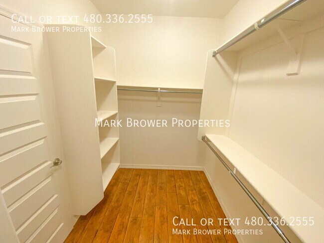 Building Photo - 3842 E Alfalfa Dr