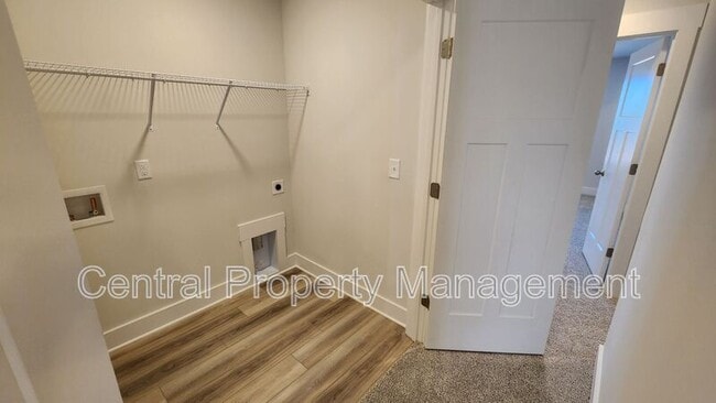 Building Photo - 143 Dalmatian Dr