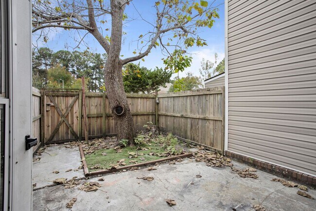 Building Photo - PENDING LEASE-CALL OUR OFFICE FOR AVAILABILITY