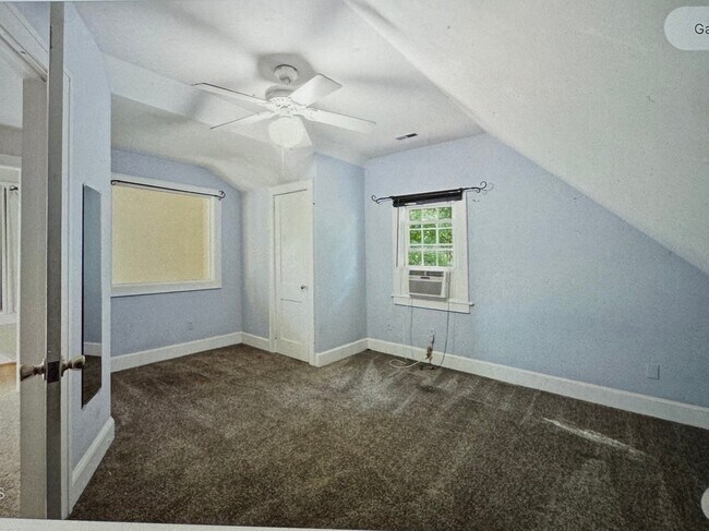 Building Photo - 107 Carr St
