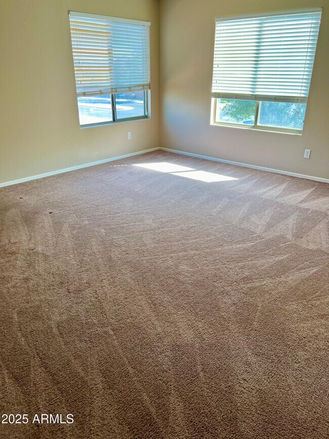 Building Photo - 13007 W Mandalay Ln