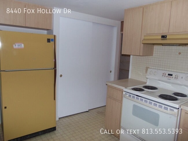 Building Photo - 8440 Fox Hollow Dr