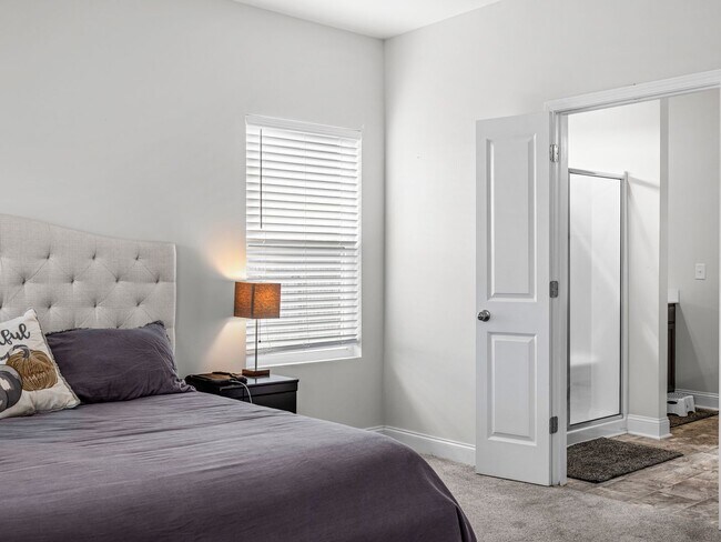Building Photo - Towne Pointe Community