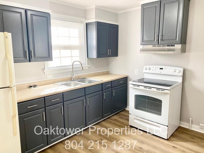 Building Photo - 1420 Lynhaven Ave