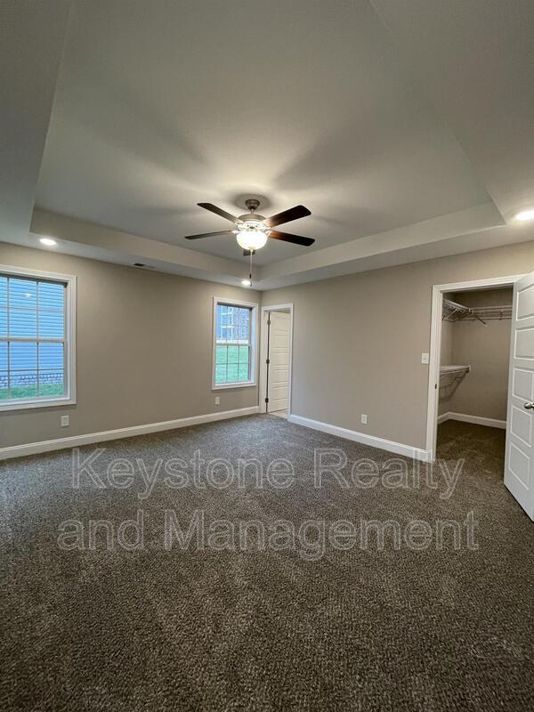 Building Photo - 812 Lillian Grace Dr