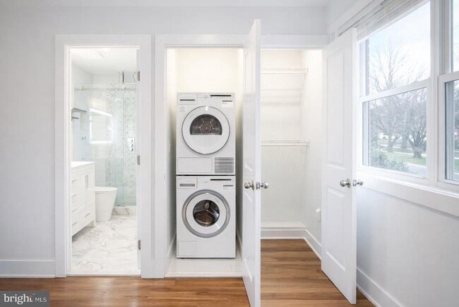 Building Photo - 1633 Kalmia Rd NW