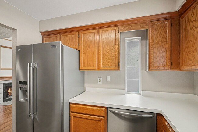 Building Photo - Beautiful Littleton Townhome | 2 Bed + 3 Bath | Nearly 2,000 Sq Ft | Prime Location