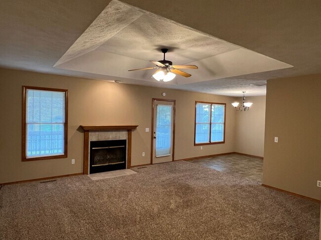 Building Photo - 3 Bedroom with Large Covered Deck in southwest Springfield