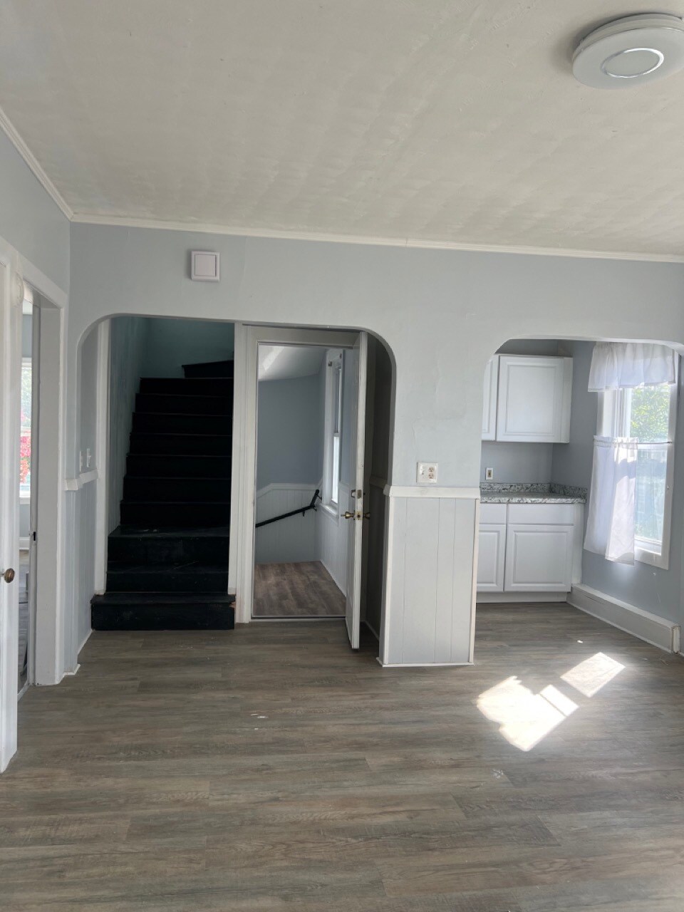 Entry and Staircase - 49 Elder St