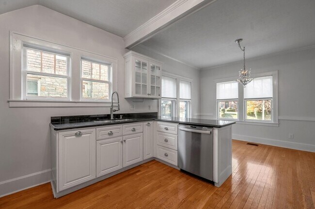 Building Photo - Charming 4Bedroom Stone Home with Detached Guest Apartment & Garage in Chevy Chase