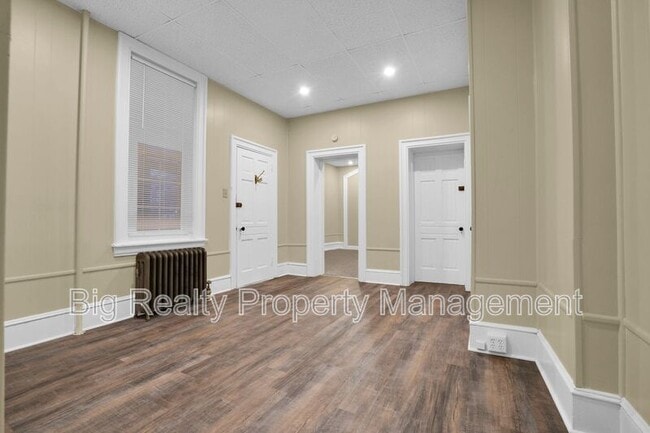 Building Photo - 72 N Main St