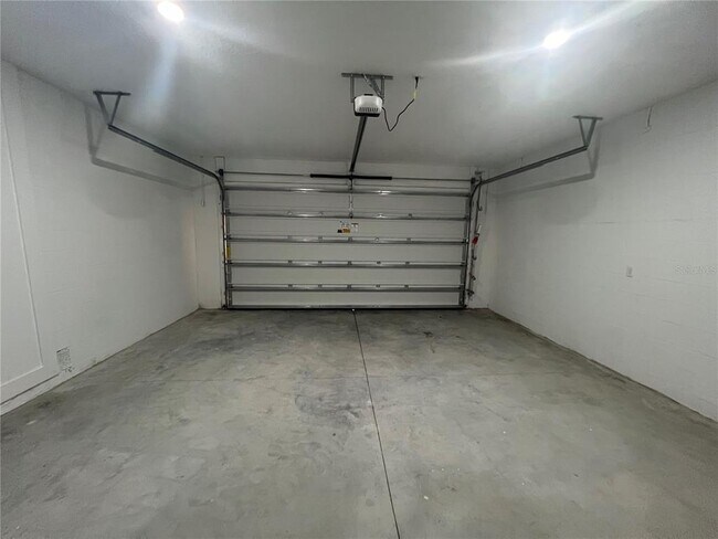 Building Photo - 1262 Oxsalida St