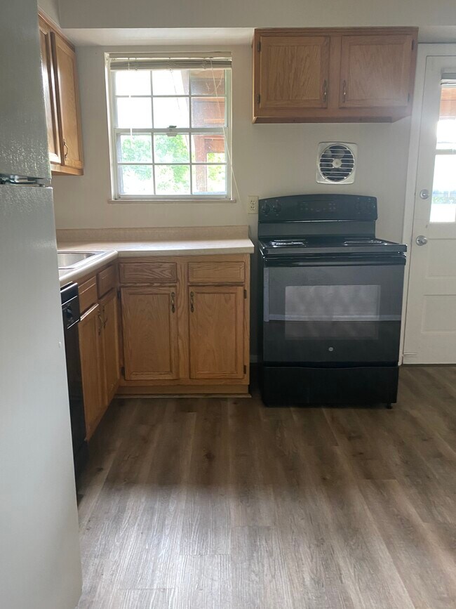 Building Photo - 2711 Riedling Dr