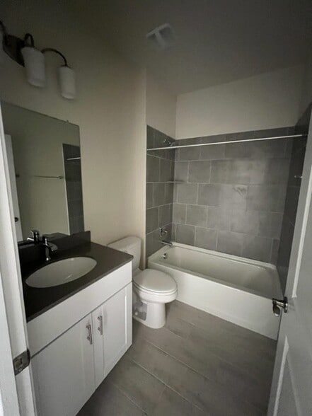 Building Photo - 15 Pacific Loon St