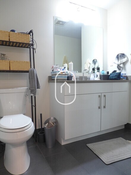 Building Photo - 34 Cunard St