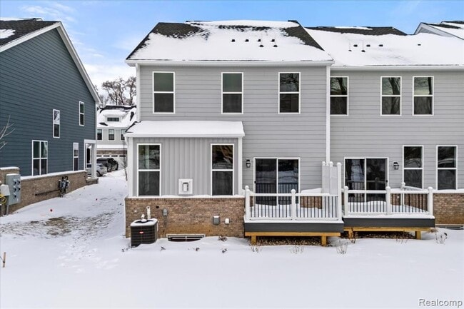 Building Photo - 10633 Barrett