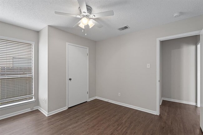 Building Photo - 13357 Water Oak Ln