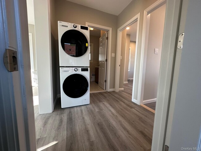 Building Photo - 149 W Market St