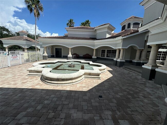 Building Photo - 14037 Fairway Island Dr